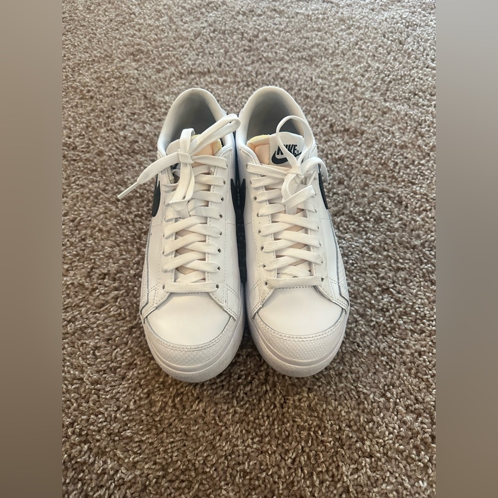 Nike blazer low platform